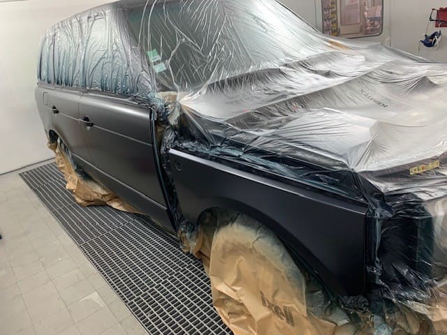 Land Rover côté avant réparation peinture 38340