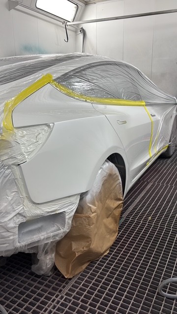 Après peinture Tesla aile arrière porte pare-chocs carrosserie Isère